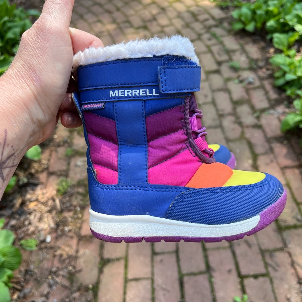 Merrell puffer boots - super cute - like new!